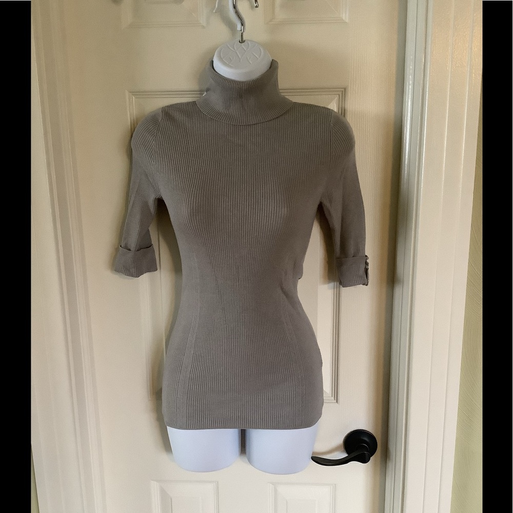 Premise studio light gray ribbed knit short sleeve turtleneck sweater.